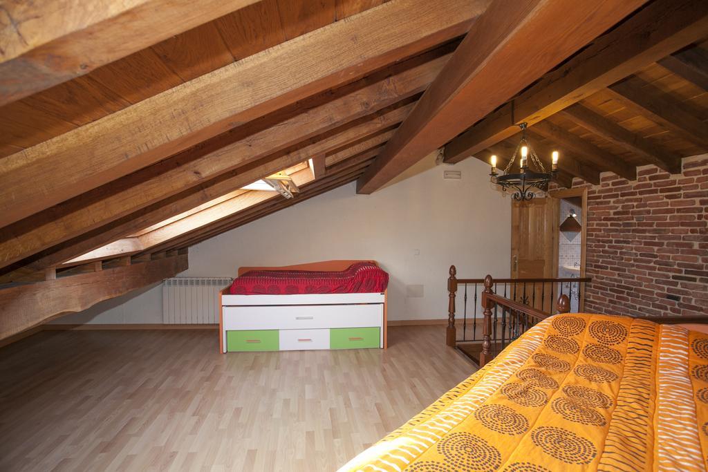 El Cabanon De Pimiango Guest House Room photo
